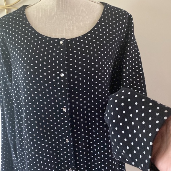 Quacker factory woman’s lightweight white polka dot on black jacket snap front - Picture 5 of 12